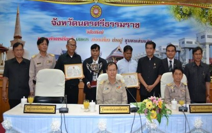 จังหวัดนครศรีธรรมราชมอบถ้วยรางวัลพระราชทานการประชันหนังตะลุงชิงแชมป์ภาคใต้