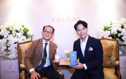 นพ.สมศักดิ์ ฉลอง 30ปี บนเส้นทางความงามสู่อาณาจักรศัลยกรรมอันดับหนึ่ง เปิดตัว “วาลานี่ ”เจลอาบน้ำทองคํา บุกตลาดสบู่เหลวพรีเมียม