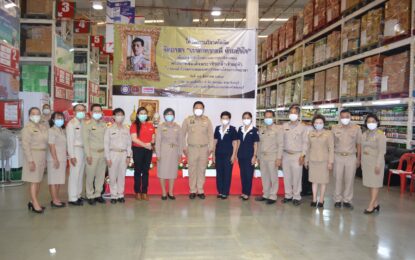 สวัสดิการและคุ้มครองแรงงาน จ.จันทบุรี นำพนักงาน ลูกจ้าง แรงงานบริษัทสยามแม็คโคร จำกัด สาขาจังหวัดจันทบุรี ร่วมบริจาคโลหิต ถวายเป็นพระราชกุศลฯ
