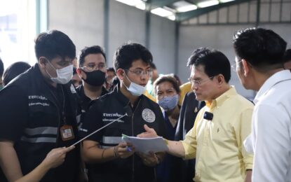รองนายกรัฐมนตรีและรัฐมนตรีว่าการกระทรวงพาณิชย์ ห่วงใยชาวสวนยางพารา ยืนยันพร้อมผลักดันให้ยางพาราเป็นที่ต้องการของตลาดโลก
