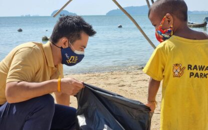 #เทมส์ ไกรทัศน์ ภูเก็ต ร่วม กิจกรรมทำดีเพื่อพ่อ เก็บขยะริมชายหาดกับน้องๆชาวไทยใหม่ ณ ชุมชนแหลมตุ๊กแก จ.ภูเก็ต
