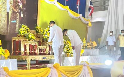 นายกนันท์ทุ่มงบกว่า40ล้านเนรมิตสนามกีฬาเทศบาลเมืองกะทู้มาตรฐานฟีฟ่าเปิดบรการเป็นทางการวันพ่อแห่งชาติ พร้อมเตรียมสร้างอัฒจันทร์5พันที่นั่งรองรับผู้ชม