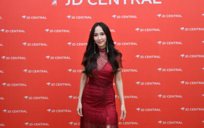 อั้ม พัชราภา LiVE ส่งความจอยครั้งแรก ! กับ JD CENTRAL 12.12 Best of JOY, Best of the Year