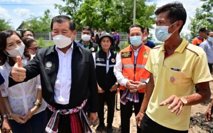 นิพนธ์ฯ ย้ำ ทีมมหาดไทย มอบนายอำเภอทั่วประเทศประสานทุกภาคส่วนทำบุญใหญ่ ช่วยประชาชนลดการเสียชีวิตจากอุบัติเหตุทางถนน พร้อมลงพื้นที่ตรวจติดตามการแก้ไขปัญหาอุทกภัย-ภัยแล้ง จ.อุดรธานี