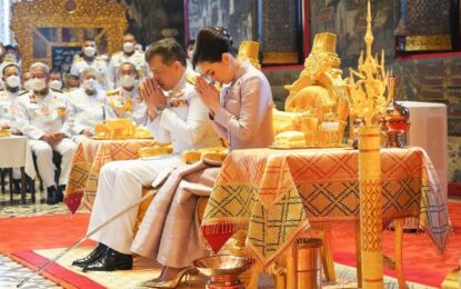 พระบาทสมเด็จพระเจ้าอยู่หัว และสมเด็จพระนางเจ้าฯ พระบรมราชินี เสด็จฯ พร้อมด้วย สมเด็จพระเจ้าลูกเธอ เจ้าฟ้าพัชรกิติยาภา นเรนทิราเทพยวดี กรมหลวงราชสาริณีสิริพัชร มหาวัชรราชธิดา ไปในการพระราชพิธีทรงบำเพ็ญพระราชกุศล เนื่องในวันอาสาฬหบูชา และเทศกาลเข้าพรรษา ณ พระอุโบสถวัดพระศรีรัตนศาสดาราม พระบรมมหาราชวัง เมื่อวันที่ 13 กรกฎาคม 2565