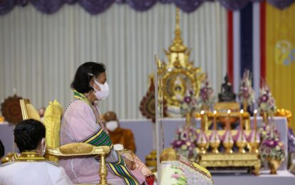 พระบาทสมเด็จพระเจ้าอยู่หัว ทรงพระกรุณาโปรดเกล้าโปรดกระหม่อมให้ สมเด็จพระกนิษฐาธิราชเจ้า กรมสมเด็จพระเทพรัตนราชสุดา ฯ สยามบรมราชกุมารี เสด็จพระราชดำเนินแทนพระองค์ไป ในการพระราชทานปริญญาบัตรแก่ผู้สำเร็จการศึกษาจากมหาวิทยาลัยเทคโนโลยีราชมงคลศรีวิชัย ทั้ง ๖ วิทยาเขต ประจำปีการศึกษา ๒๕๖๓ ณ ศูนย์ประชุมนานาชาติฉลองสิริราชสมบัติครบ ๖๐ ปี อำเภอหาดใหญ่ จังหวัดสงขลา