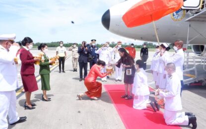 พระบาทสมเด็จพระเจ้าอยู่หัว ทรงพระกรุณาโปรดเกล้าโปรดกระหม่อมให้สมเด็จพระเจ้าน้องนางเธอ เจ้าฟ้าจุฬาภรณวลัยลักษณ์ อัครราชกุมารี กรมพระศรีสวางควัฒน วรขัตติยราชนารี เสด็จแทนพระองค์ ในการพระราชทานปริญญาบัตรแก่ผู้สำเร็จการศึกษาจากมหาวิทยาลัยวลัยลักษณ์ ประจำปีการศึกษา 2563 และ 2564