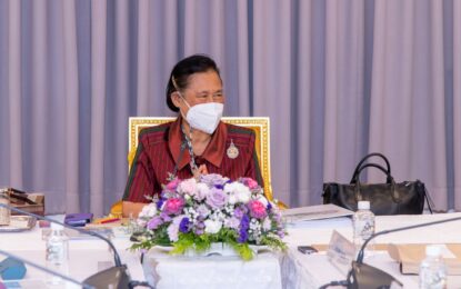 สมเด็จพระกนิษฐาธิราชเจ้า กรมสมเด็จพระเทพรัตนราชสุดา ฯ สยามบรมราชกุมารี อุปนายิกาผู้อำนวยการสภากาชาดไทย เสด็จพระราชดำเนินไปทรงเป็นประธานการประชุมคณะกรรมการอำนวยการมูลนิธิสงเคราะห์เด็กของสภากาชาดไทย ประจำปี ๒๕๖๕  ณ อาคารวชิราลงกรณ โรงพยาบาลจุฬาลงกรณ์