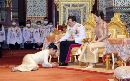 พระบาทสมเด็จพระเจ้าอยู่หัว และสมเด็จพระนางเจ้า ฯ พระบรมราชินี เสด็จพระราชดำเนิน ไปในการพระราชพิธีทรงบำเพ็ญพระราชกุศลฉลองพระชนมายุ ๓ รอบ สมเด็จพระเจ้าลูกเธอ เจ้าฟ้าสิริวัณณวรี นารีรัตนราชกัญญา ณ พระที่นั่งอมรินทรวินิจฉัย