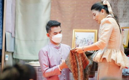 สมเด็จพระเจ้าลูกเธอ เจ้าฟ้าสิริวัณณวรี นารีรัตนราชกัญญา เสด็จไปทรงงานและทอดพระเนตรการจัดแสดงและจำหน่ายผลิตภัณฑ์ผ้าและงานหัตถกรรมชุมชนภาคอีสาน ณ มหาวิทยาลัยเทคโนโลยีราชมงคลอีสาน วิทยาเขตสุรินทร์ และกลุ่มทอผ้ายกทองจันทร์โสมา จังหวัดสุรินทร์