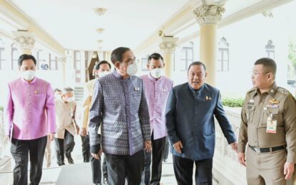 นายกฯ เสียใจต่อครอบครัวเจ้าหน้าที่ตำรวจคลุ้มคลั่งที่เสียชีวิต ไม่อยากให้เกิดการสูญเสีย ได้สั่งการ ผบ.ตร. ดูแลสถานการณ์อย่างใกล้ชิดต่อเนื่องตั้งแต่ต้น รวมทั้งให้ช่วยเหลือ เยียวยาประชาชนในพื้นที่ พร้อมย้ำให้ทุกหน่วยดูแลเจ้าหน้าที่ในสังกัดไม่ให้เกิดเหตุการณ์ซ้ำ