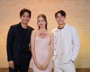“หมาก – โบว์” นำทีมเมาท์ลึกเบื้องหลังที่ไม่มีใครรู้!   กว่าจะเป็น “ใต้เงาตะวัน” ใน “เปิดกองวิก 3”