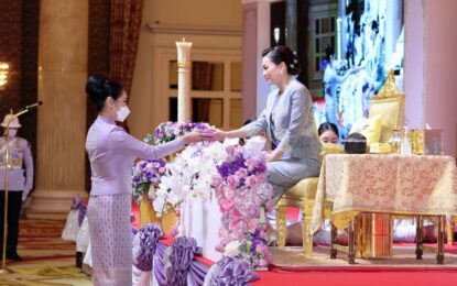 สมเด็จพระนางเจ้า ฯ พระบรมราชินี เสด็จพระราชดำเนินไปทรงเปิดงานวันสตรีไทย ประจำปี 2566 “สืบสานพระราชปณิธาน ด้วยนวัตกรรมและเทคโนโลยีสู่การพัฒนาสตรีที่ยั่งยืน” กิจกรรมและผลิตภัณฑ์ ภูมิปัญญาท้องถิ่นจากองค์กรสมาชิก  ณ ห้องรอยัล จูบิลี่ บอลรูม อาคารชาเลนเจอร์ ศูนย์แสดงสินค้าและการประชุมอิมแพ็ค เมืองทองธานี อำเภอปากเกร็ด จังหวัดนนทบุรี