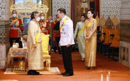 พระบาทสมเด็จพระเจ้าอยู่หัว และสมเด็จพระนางเจ้าฯ พระบรมราชินี เสด็จพระราชดำเนินพร้อมด้วย สมเด็จพระเจ้าลูกเธอ เจ้าฟ้าสิริวัณณวรี นารีรัตนราชกัญญา ไปในการพระราชพิธีทรงบำเพ็ญพระราชกุศลทักษิณานุปทานในวัน “นวมินทรมหาราช” ซึ่งเป็นวันคล้ายวันสวรรคต พระบาทสมเด็จพระบรมชนกาธิเบศร มหาภูมิพลอดุลยเดชมหาราช บรมนาถบพิตร พุทธศักราช ๒๕๖๖ ณ พระที่นั่งอมรินทรวินิจฉัย ในพระบรมมหาราชวัง