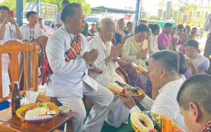 “พ่อวีระพงษ์” และ “มาร์ค วงศ์ศิลป์” นำทีม วงหมอลำ “ศิลปินภูไท” จัดงานพีธี “ยออ้อ ยอครูลำ”