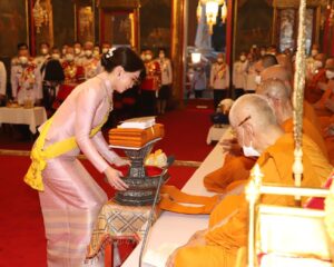 พระบาทสมเด็จพระเจ้าอยู่หัว ทรงพระกรุณาโปรดเกล้าโปรดกระหม่อมให้ สมเด็จพระนางเจ้า ฯ พระบรมราชินี เสด็จพระราชดำเนินแทนพระองค์ ไปในการพระราชพิธีทรงบำเพ็ญพระราชกุศลถวายผ้าพระกฐิน ณ วัดราชประดิษฐสถิตมหาสีมาราม เขตพระนคร กรุงเทพมหานคร