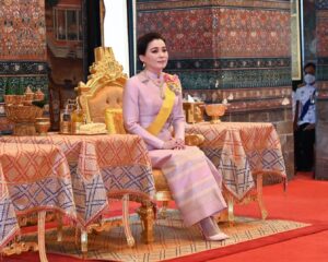 พระบาทสมเด็จพระเจ้าอยู่หัว ทรงพระกรุณาโปรดเกล้าโปรดกระหม่อมให้ สมเด็จพระนางเจ้า ฯ พระบรมราชินี เสด็จพระราชดำเนินแทนพระองค์ ไปในการพระราชพิธีทรงบำเพ็ญพระราชกุศลถวายผ้าพระกฐิน ณ วัดมกุฏกษัตริยาราม และวัดราชประดิษฐสถิตมหาสีมาราม เขตพระนคร กรุงเทพมหานคร