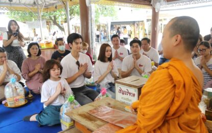 ธี่หยด” รายได้แรงพุ่งสู่ 400 ล้าน!แต่ความหลอนนอกจอไม่หยุด!!! รวมตัวทำบุญใหญ่ หลังเจอความเฮี้ยน