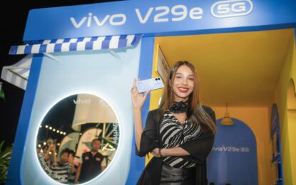 vivo มอบความสนุก พิเศษทุกความรู้สึก ผ่านบูธกิจกรรม Aura Portrait Studio ในคอนเสิร์ตครบรอบ 9 ปี “vivo V29e 5G x What The Duck Family & Friends Party”