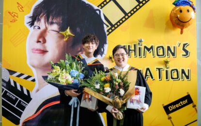 บัณฑิตใหม่ป้ายแดง “ชิม่อน-ยูโร” สุดปลื้ม!!! คว้าปริญญาตรี ม.กรุงเทพ ได้สำเร็จ