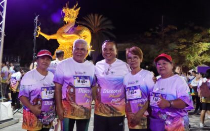 เรวัตฯ นายก อบจ.ภูเก็ต ร่วมเปิดการแข่งขัน “Discover Phuket Night Run 2024”