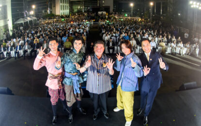 กระทรวงพาณิชย์ จับมือ บี ออน คลาวด์ จัดงานแถลงข่าวเปิดตัวซีรีส์วายฟอร์มยักษ์ “ชาย (Shine)” ยิ่งใหญ่ติดเทรนอันดับ 1 ถล่มทุกแพลตฟอร์มในหลายประเทศ ผลงานระดับโลกเรื่องใหม่จาก “มาย – อาโป”