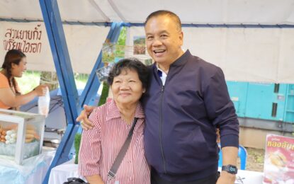 เรวัตฯ นายก อบจ.ภูเก็ต ร่วมงาน “โครงการถนนสายผลไม้ตำบลศรีสุนทร ประจำปี 2567”