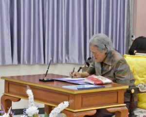 สมเด็จพระกนิษฐาธิราชเจ้า กรมสมเด็จพระเทพรัตนราชสุดา ฯ สยามบรมราชกุมารี เสด็จพระราชดำเนินไปทรงติดตามการดำเนินงานโครงการตามพระราชดำริ ณ โรงเรียนวัดเกาะสุวรรณาราม  เขตสายไหม กรุงเทพมหานคร