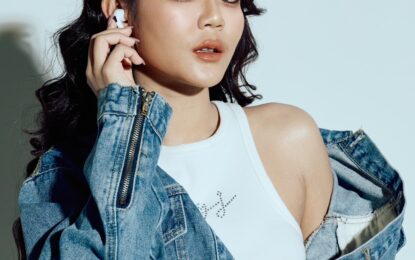 เปิดก่อนได้เปรียบ! พรีเซนเตอร์หนึ่งเดียวของนิยมยีนส์ “ลำไย ไหทองคำ”ประกาศกร้าว! “ช้อปมันส์สาด” ปังมาก