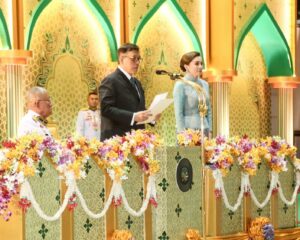 พระบาทสมเด็จพระเจ้าอยู่หัว และสมเด็จพระนางเจ้า ฯ พระบรมราชินี เสด็จพระราชดำเนินโดยรถยนต์พระที่นั่ง  ไปทรงเปิด “งานเมาลิดกลาง แห่งประเทศไทย ประจำปีฮิจเราะห์ศักราช ๑๔๔๖” พุทธศักราช ๒๕๖๘ ณ ศูนย์บริหารกิจการศาสนาอิสลามแห่งชาติ เฉลิมพระเกียรติ เขตหนองจอก กรุงเทพมหานคร