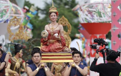 “ทองถนิม” ร่วมเติมเสน่ห์แห่งความเป็นไทยให้ยิ่งวิจิตร จัดสำรับ ‘ถนิมพิมพาภรณ์’ ร่วมเฉลิมฉลองสงกรานต์ ไอคอนสยาม 2568  ถ่ายทอดความงดงามโดย ‘หมิว-ณัชชา’ สุดตระการตา