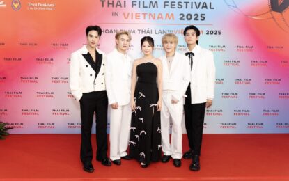 4 หนุ่ม “พี ป้าน ปลาย พีจัง” ตัวแทนศิลปินไทย โชว์เปิดพรมแดงในงาน Thai Film Festival in Vietnam