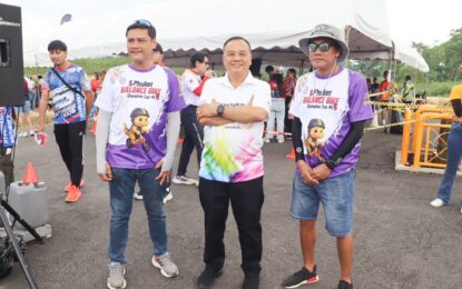 เรวัตฯ นายก อบจ.ภูเก็ต เยี่ยมชมการแข่งขัน “Phuket Balance Bike Champion Cup ครั้งที่ 1”