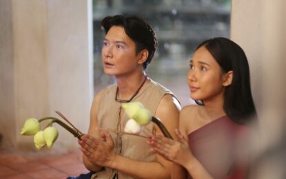 “นากรักมาก” เพลงประกอบภาพยนตร์ “นากรักมาก ม๊ากมาก” จาก “ญดา นริลญา” ที่อยากบอกว่ารักม๊ากมาก แต่กลัวจะเสียเธอไป