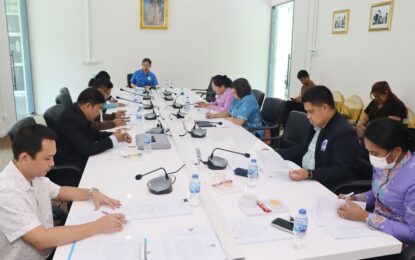 เรวัตฯ นายก อบจ.ภูเก็ต มอบหมายให้ รองนายก อบจ.ภูเก็ต ประชุมคณะกรรมการพิจารณาคัดเลือกนักเรียนเข้าร่วมโครงการให้ทุนการศึกษาและความช่วยเหลือแก่นักเรียน ประจำปี 2568