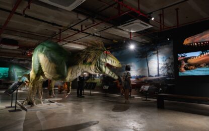 ‘Thainosaur’ เมื่อไดโนเสาร์ไทยกลับมามีชีวิตอีกครั้ง ในนิทรรศการที่ยิ่งใหญ่ที่สุด! สมจริงทุกรายละเอียด อวดสีสันแท้ที่โลกไม่เคยรู้ ทุกสายพันธุ์รวมอยู่ใน ‘ท่าพิพิธภัณฑ์’