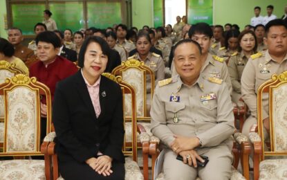 เรวัตฯ นายก อบจ.ภูเก็ต ร่วมพิธีพระราชทานเข็มที่ระลึกและรางวัล ประจำปีการศึกษา 2568