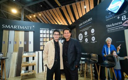 SMARTMATT ปฎิวัติพื้นบ้านไทย ! เปิดตัว  SMARTMATT X เหนือกว่าพื้น SPC ทั่วไป  ชวน  บอย – ดุ๊ก  ส่งต่อนวัตกรรมจากสวิตเซอร์แลนด์ ยกระดับความปลอดภัยเพื่อปกป้องคนที่คุณรัก
