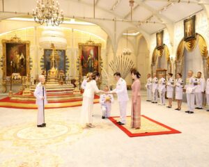 พระบาทสมเด็จพระเจ้าอยู่หัว และสมเด็จพระนางเจ้า ฯ พระบรมราชินี เสด็จออก ณ พระที่นั่งอัมพรสถาน พระราชวังดุสิต พระราชทานพระบรมราชวโรกาสให้ นางสาวจูลีเด  คายือฮัน (Ms. Julide  Kayıhan) ซึ่งมีถิ่นพำนักอยู่ที่กรุงเทพมหานคร เฝ้าทูลละอองธุลีพระบาท ถวายอักษรสาส์นตราตั้ง เป็นเอกอัครราชทูตวิสามัญผู้มีอำนาจเต็มแห่งสาธารณรัฐตุรกีประจำประเทศไทย