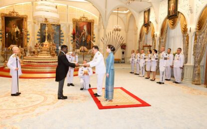 พระบาทสมเด็จพระเจ้าอยู่หัว และสมเด็จพระนางเจ้า ฯ พระบรมราชินี เสด็จออก ณ พระที่นั่งอัมพรสถาน  พระราชวังดุสิต  พระราชทานพระบรมราชวโรกาสให้ นายแอลลัน โจเซฟ ชินเทดซา (Mr. Allan Joseph Chintedza) ซึ่งมีถิ่นพำนักอยู่ที่กรุงปักกิ่ง สาธารณรัฐประชาชนจีน เฝ้าทูลละอองธุลีพระบาท ถวายอักษรสาส์นตราตั้ง เป็นเอกอัครราชทูตวิสามัญผู้มีอำนาจเต็มแห่งสาธารณรัฐมาลาวีประจำประเทศไทย