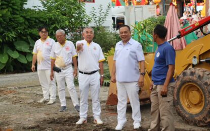 เรวัตฯ นายก  อบจ.ภูเก็ต ติดตามการปฏิบัติงานปรับพื้นที่ศาลเจ้ากะทู้ เตรียมจัดงานประเพณีถือศีลกินผัก และเฉลิมฉลองครบรอบ 200 ปี