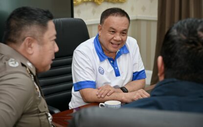 เรวัตฯ นายก อบจ.ภูเก็ต ร่วมกับตำรวจภูธรจังหวัดภูเก็ต เดินหน้าป้องกันภัยออนไลน์ เสริมเกราะคุ้มกันให้ประชาชนและผู้ประกอบการ