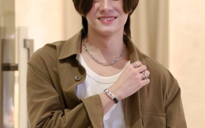 ท็อป – ปิยวัฒน์ พงศ์คณิตานนท์, ไม้คิว – เจษฏา ยอดผล, เจมส์ – เฮย์วอร์ด เืพรสคอท, ทูเจ – ชลัช ตันติจิบูรณ์, ฟิลม์ – จิรายุ อึ้งวานิช ตบเท้าเยี่ยมชมและสัมผัสแบรนด์เครื่องประดับฝีมืองานคราฟท์ระดับโลกอย่าง เดอมอนด์  (DERMOND)