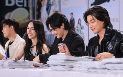 “เจมส์จิ – เบลล่า” แท๊กทีม “กลัฟ – เก้า – พีพี” นำทัพซุปตาร์ช่อง 3 ประเดิมแจกลายเซ็นปฏิทินวันแรก! สุดคึกคัก