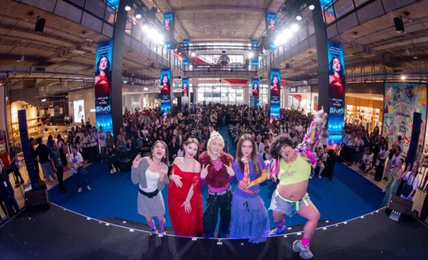 “GDH” เล่นใหญ่จัดเต็ม! เปิดตัวอภิมหาภาพยนตร์บันเทิง “ดีว่า..ราวี” ปูทางสู่บทสรุปแห่งศึกชิงแสงแย่งไมค์ 10 ธันวาคมนี้ ในโรงภาพยนตร์