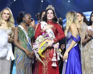 “ฟาติมา” สาวงามจากเม็กซิโกคว้ามงกุฎ “Miss Universe 2025” คู่จับมือ “วีนา” ได้รองอันดับ 1 ท่ามกลางแฟนนางงามทั่วโลกลุ้นเดือด!