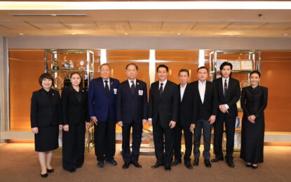 “สรยุทธ-กรรชัย” นำทีม ช่อง 3 ผนึกกำลังคนบันเทิง-ภาคธุรกิจ ร่วมส่งคาราวานรถบรรทุกสิ่งของบรรเทาทุกข์ช่วยผู้ประสบภัยภาคใต้