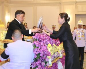 ในหลวง พระราชทานถ้วยรางวัลนักกีฬาเรือใบ“ภูเก็ตคิงส์คัพรีกัตต้า” ครั้งที่ ๓๗ “พระราชินี” ทรงรับถ้วยรองชนะเลิศอันดับหนึ่ง