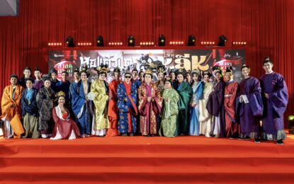 “พชร์ อานนท์” นำทีม “เจ๊แต๋ว–แพนเค้ก” เปิดกาล่าสุดวังเว่อร์อลังปัง “หอแต๋วแตก แหกหลีหู” เตรียมฮาส่งท้ายปี ดูแล้วรวยข้ามปี ฉายแล้ววันนี้ทุกโรงภาพยนตร์