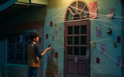 M Studio และ สะดวกรัชโยธิน เผยภาพเซ็ทแรก ‘Ghost Board กล่องผีสุ่มวิญญาณ’ รวมตัวนักแสดงดาวรุ่งเลือดใหม่ ปะทะตัวพ่อ ‘แฉะ องอาจ’ สุ่มตายพร้อมกัน 12 มีนาคมนี้